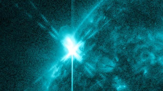 New sunspot erupting with strong m-class flares in time-lapse from space