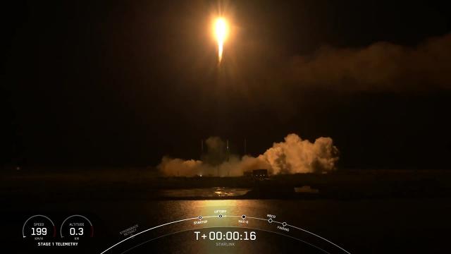 SpaceX launches 22 Starlink satellites from Florida, nail landing at sea