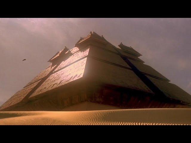 Tour guide caught on video a pyramid shaped UFO landing in the Egyptian desert