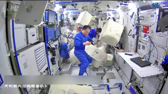 See Chinese astronauts clean the Tiangong Space Station