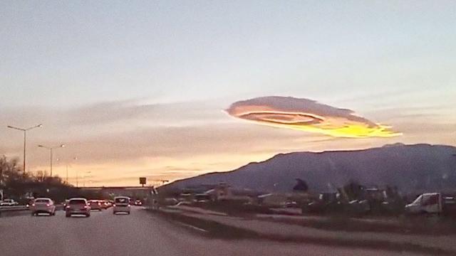 UFO shaped cloud hovers over Bursa, Turkey, January 2023 ????