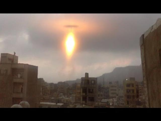 GIANT UFO Over IRAN? MYSTERIOUS Flying Saucers In The Middle East