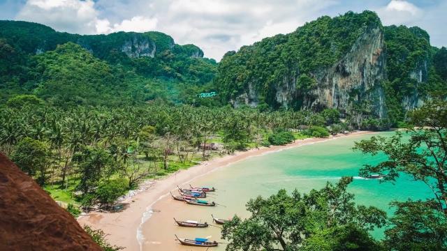 Bai Tu Long Bay Relaxation Tour - Chilled Background Music with Vietnam Visuals