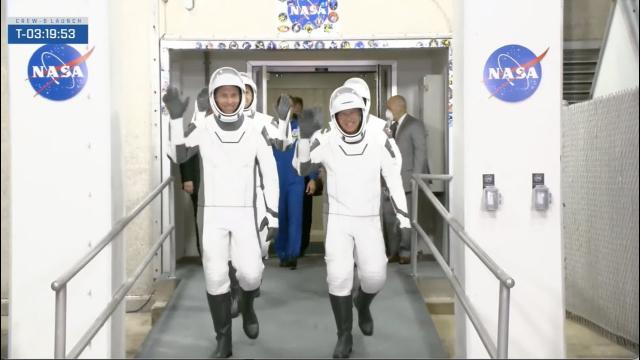 SpaceX Crew-6 pre-launch: Crew walks out and into Teslas