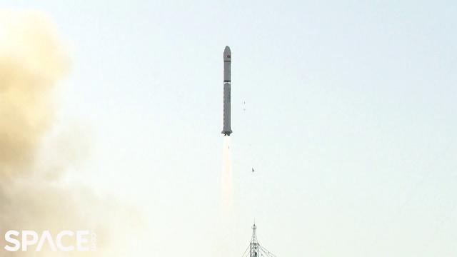 Blastoffs! China launches pair of rockets, both shed insulation tiles