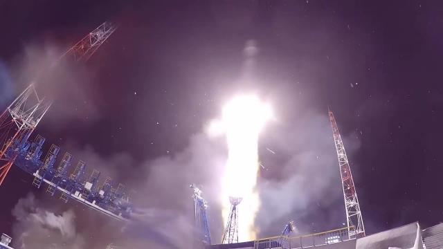 Russia launches GLONASS-M satellite - Amazing closeups & sounds