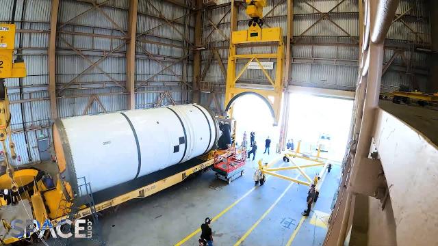 Artemis 2 boosters arrive at NASA processing facility in time-lapse