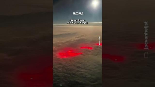 De mystérieuses lueurs rouges photographiées au-dessus du Pacifique !