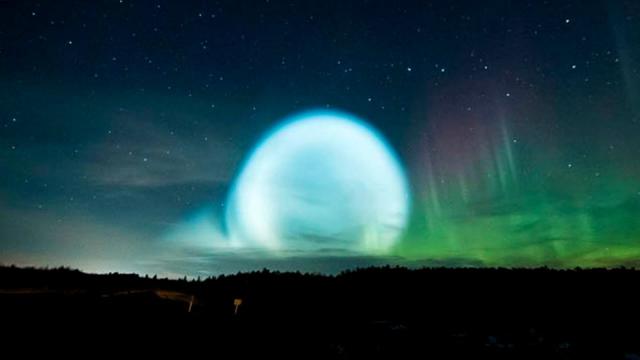 Mysterious Ball UFO's Seen Over Siberia This Past Week. (UFO News)