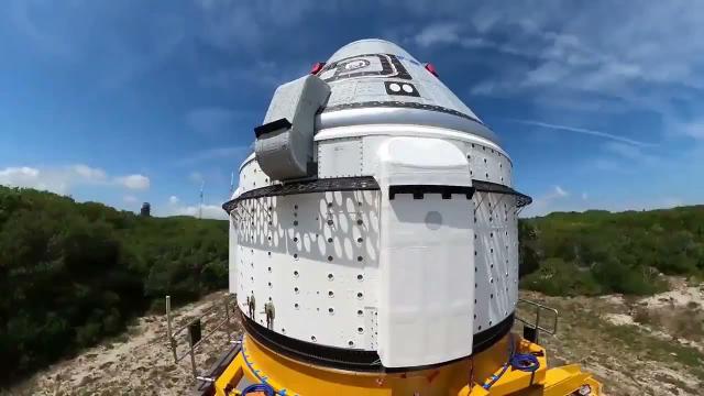 See Boeing's Starliner get stacked atop Atlas V in time-lapse