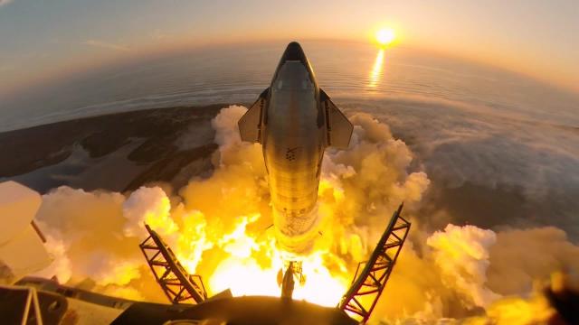 Relive SpaceX Starship's exciting 2nd launch with multiple explosions