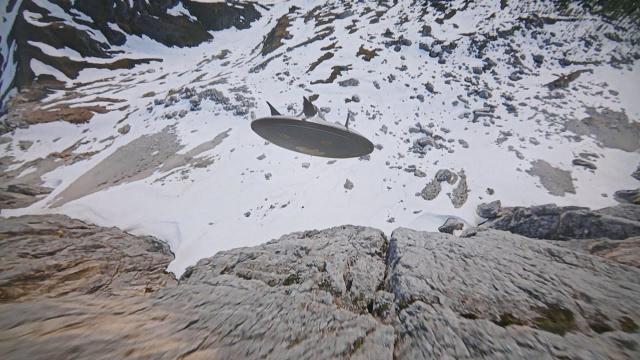 ???? Disc-Shaped UFO Chased by Helicopter in Alaska (CGI)