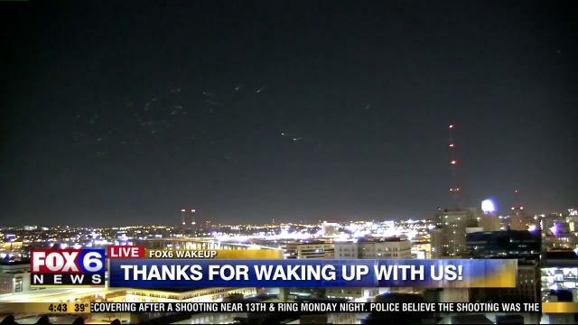 Mysterious Lights appear in the Sky over Milwaukee - FOX6 News