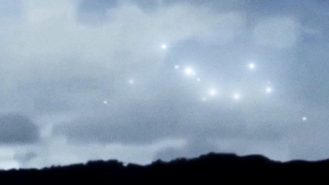 UFO Fleet caught on camera in Wales, UK ????- UFO News - April 6, 2023 (????LIVE)