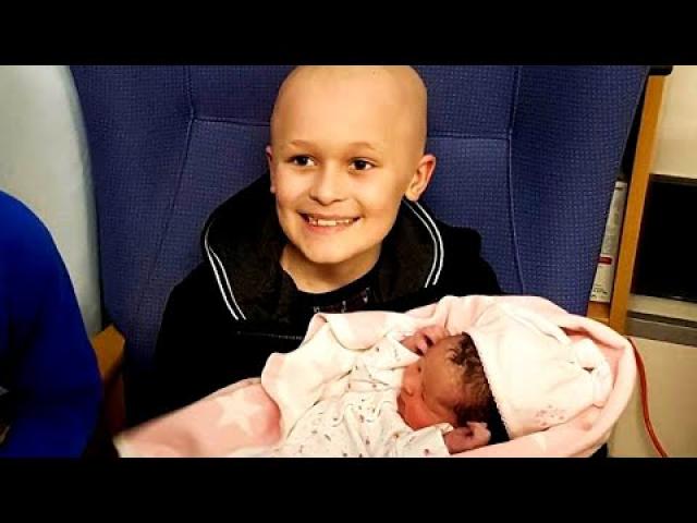 9 Yr Old With Stage 4 Cancer Meets Newborn Sister  Days Later Parents Look Over And Gasp