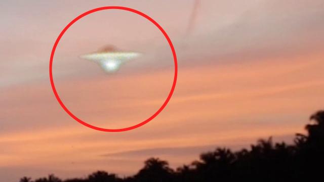 UFO CAUGHT ON CAMERA | Real UFO Sighting August 2016 | Aliens Caught On Tape | UFO Sighting 2016