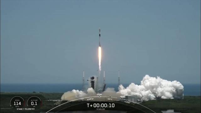 Blastoff! SpaceX launches 23 Starlink satellites from Florida, nails landing