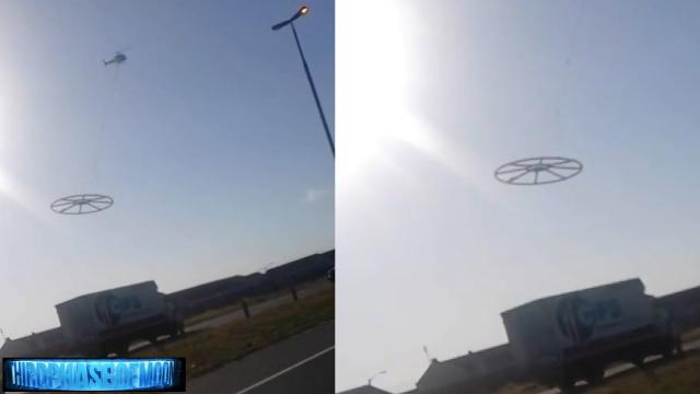 HELICOPTER TRANSPORTS UFO DISK Over South Africa? Strangeness! 2017
