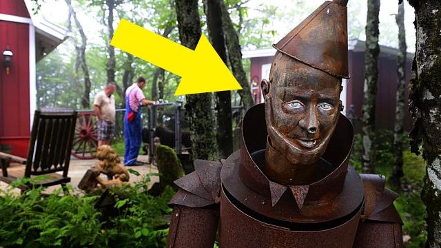 The Creepy Abandoned Theme Park Land Of Oz That Opens Once A Year For Anyone Who Dares Visit