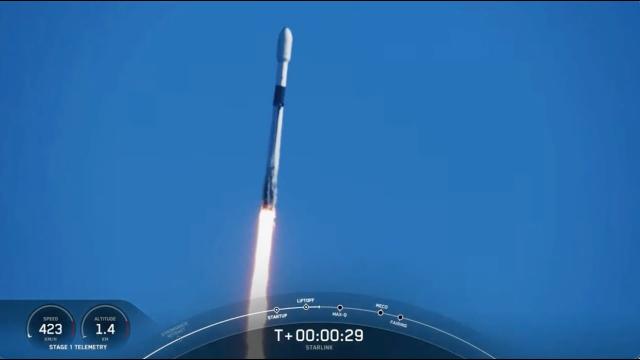 Blastoff! SpaceX launches 22 Starlink V2 Mini satellites, nails landing