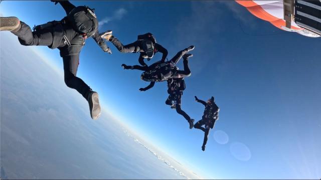 Private astronaut sets HALO formation-flying skydive record