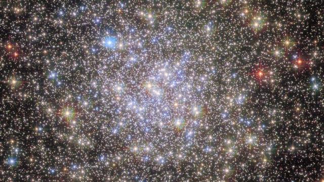 Stunning globular cluster NGC 6355 captured by Hubble