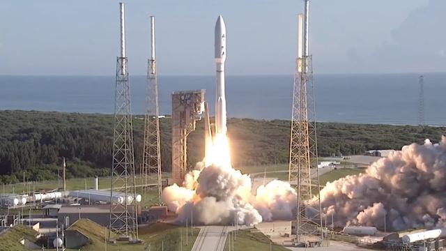 Atlas V rocket launches 'Silent Barker' spysat for US Space Force