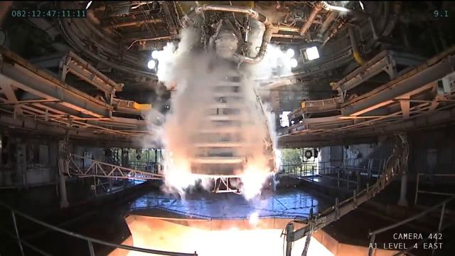 RS-25 hotfire! NASA fires up Artemis moon rocket engine test