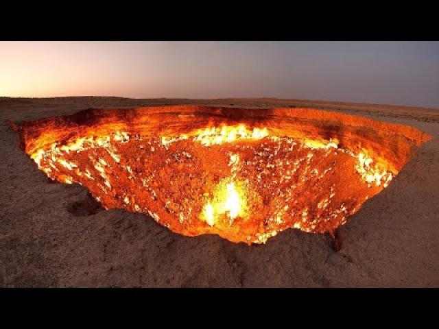 Massive Crater In Desert Called ‘The Door To Hell’ And It’s Been Burning For 40 Years