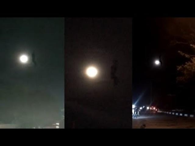 GIGANTIC strange object appears next to the moon in Aceh in Indonesia