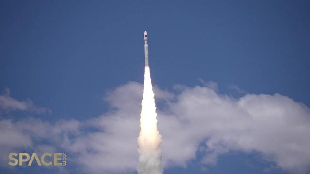 China's Lijian-1 rocket launches 26 satellites, sets 'domestic record'