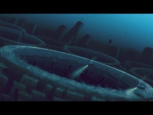 Massive circular Alien Base moving on the ocean floor detected by satellite