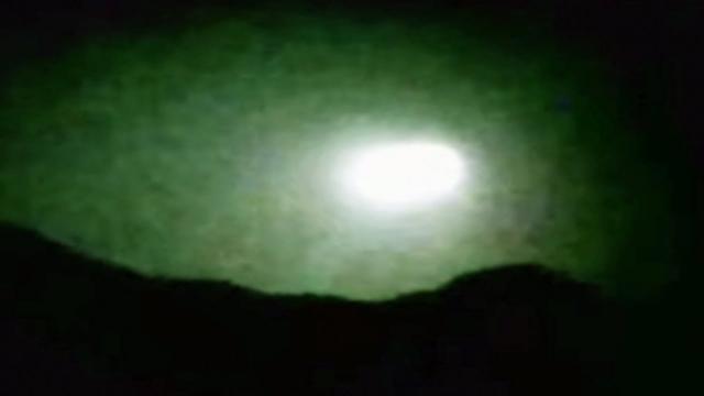 Green Mist UFO Missile Or Secret Military Experiment? NEW Video Angle On Light In The Sky!