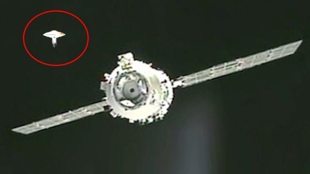 Were UFOs Seen During The Tiangong 1 and Shenzhou 8 Undocking?