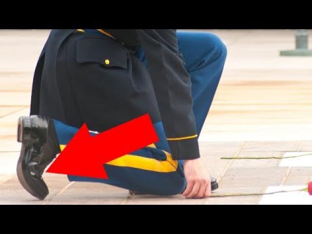 Tomb Of The Unknown Soldier Guard Gets Stabbed And Everyone’s Talking About His Reaction