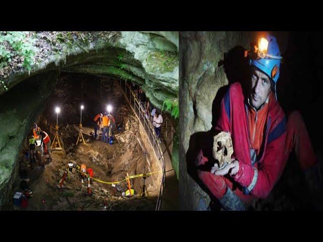 2,500 year old burials of 3 people discovered in a cave in Mexico