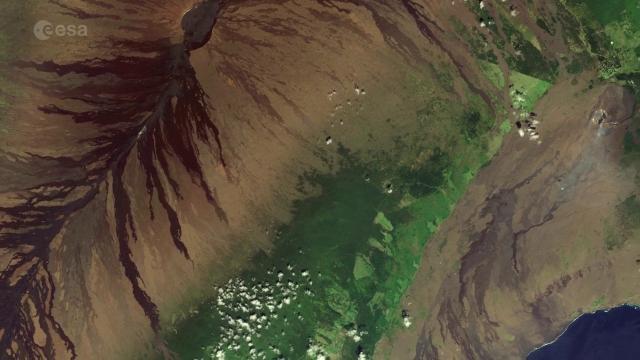 Hawaiian Road Cut Off By Lava Flow Seen From Space | Video