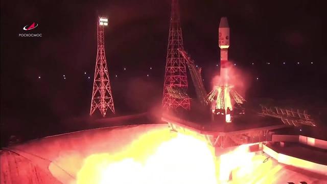 Blastoff! 34 OneWeb satellites launch atop Arianespace Soyuz rocket