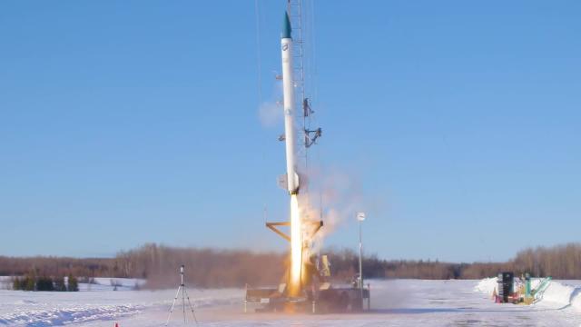 bluShift rocket blasts off from Maine for 1st time