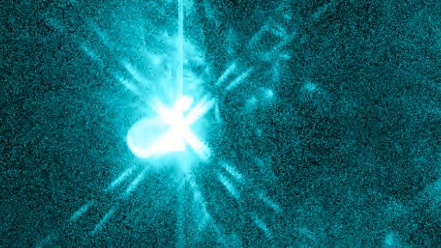 Sun blasts powerful X1.2 solar flare - Spacecraft view