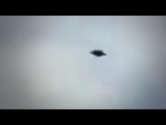 UFO / UAP Filmed near Columbia, USA in 2004 ! ????