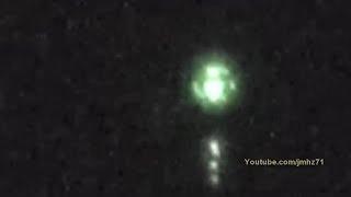 UFO Over Brazil Dropping Spheres- OVNI En Brazil Soltando Esferas Edit 24/01/2014