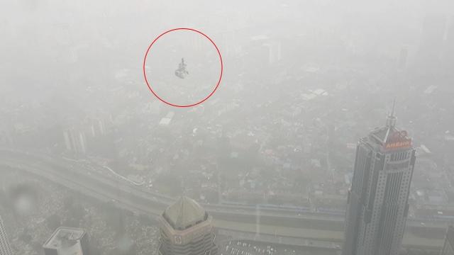 Strange UFO in the sky in KUALA LUMPUR - MALAYSIA !!! February 2018