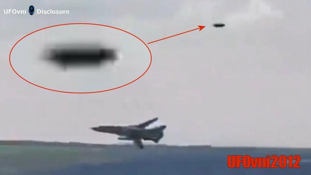 ????Supersonic UFO quickly overtook a Sukhoi 24 fighter plane, in Donbass, Ukraine