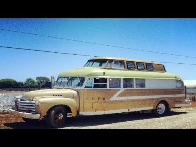 He Decided To Buy An Old Vintage Bus For A Cool Reason