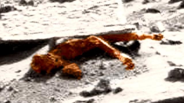 CRASHED UFOS AND ALIEN BODIES SEEN ON MARS?