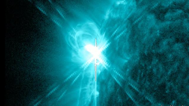 New Sunspot blasts flurry of strong m-class flares in amazing time-lapse