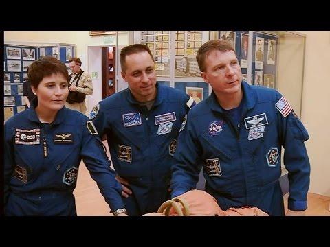 The Expedition 42/43 Soyuz Spacecraft And Crew Are Prepared For Launch