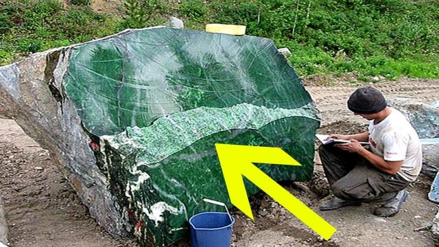 Man That Dug Up An 800 Pound Emerald Had To Go Underground Out Of Fear For His Life