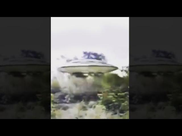 Massive UFO Taking Off after Boarding a Passenger #shorts ????